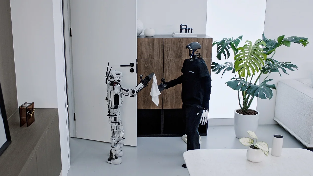 Light Origins Launches Light-O1 Foundation Model for Robot Learning